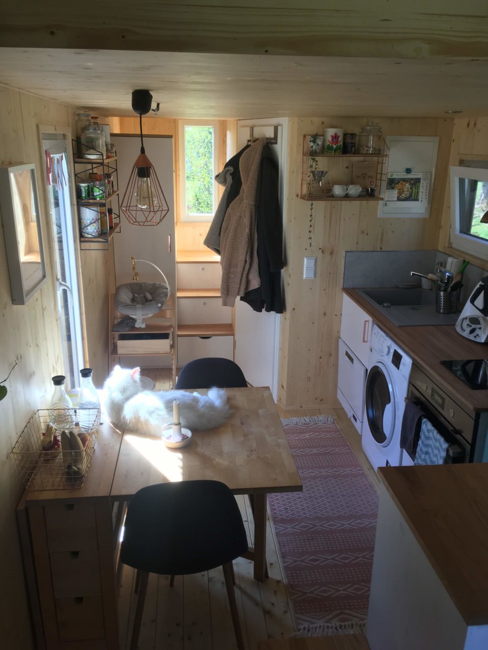 Titelbild: So wohnen wir / Room Tour